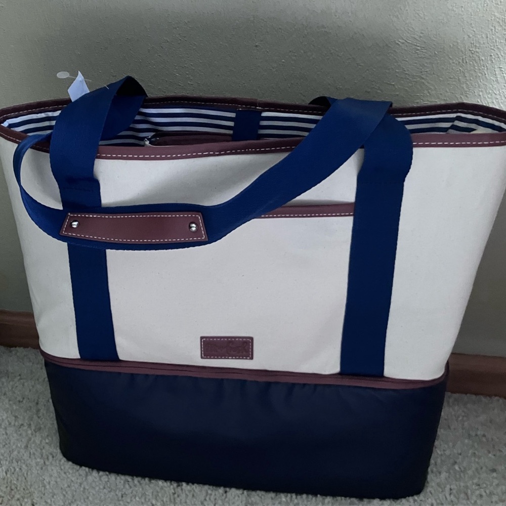 Elegant Blue and Cream Men's Duffel Bag